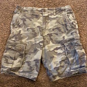 Men’s cargo shorts